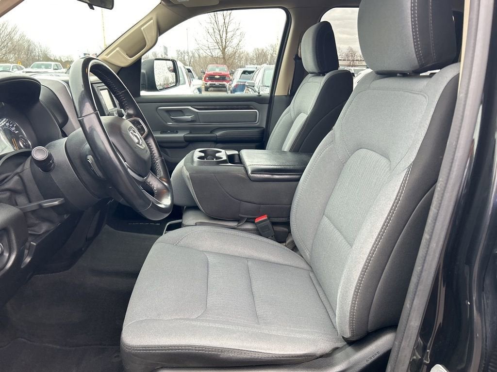 2020 RAM 1500 Big Horn Crew Cab 4x4 5'7" Box