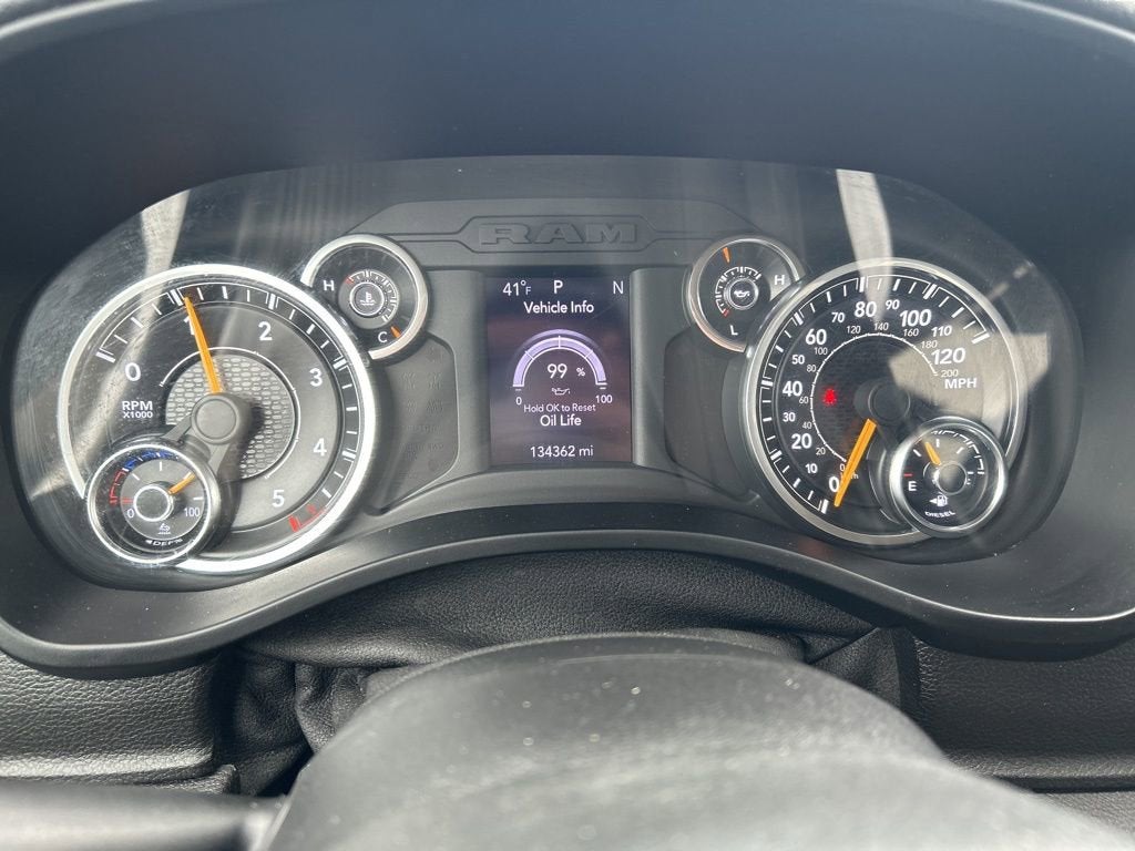 2020 RAM 1500 Big Horn Crew Cab 4x4 5'7" Box