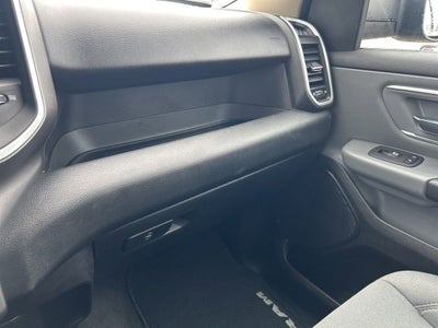 2020 RAM 1500 Big Horn Crew Cab 4x4 5'7" Box