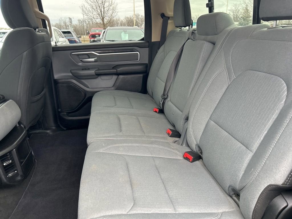 2020 RAM 1500 Big Horn Crew Cab 4x4 5'7" Box