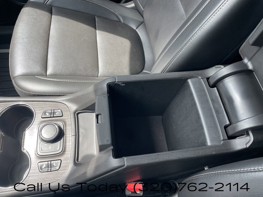 2022 GMC Acadia SLT