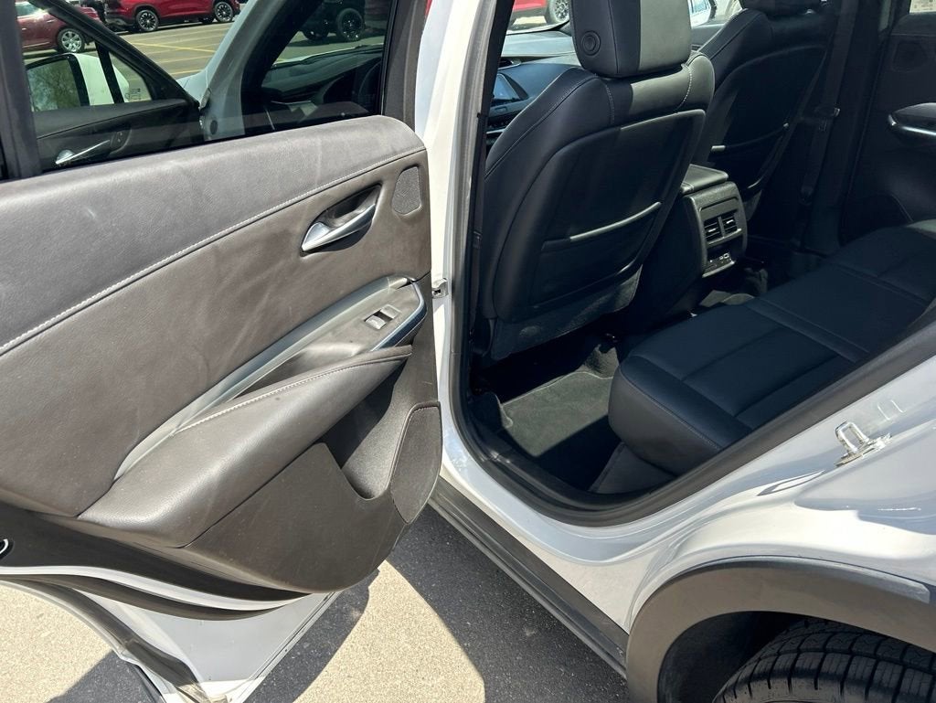 2023 Cadillac XT4 Premium Luxury