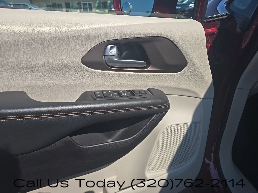2017 Chrysler Pacifica Touring-L