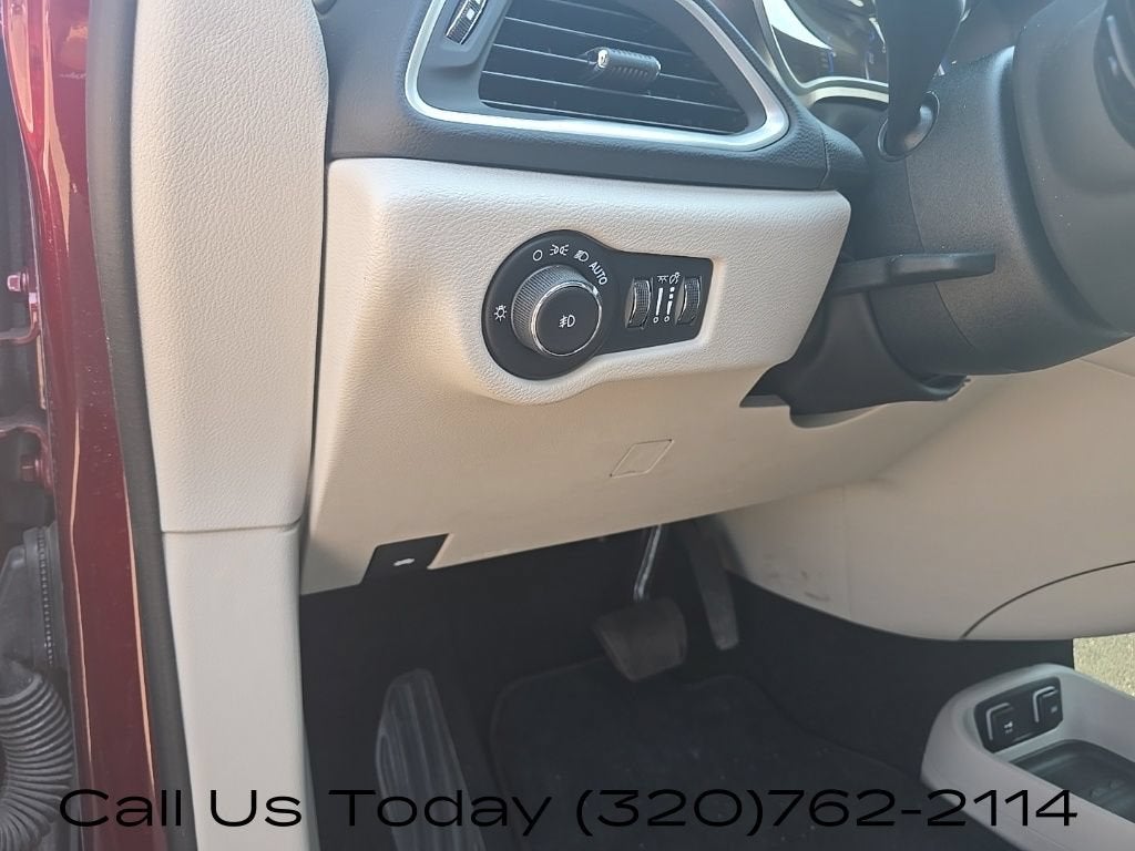 2017 Chrysler Pacifica Touring-L