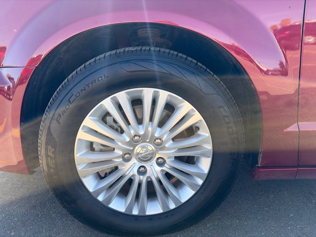 2013 Chrysler Town & Country Limited