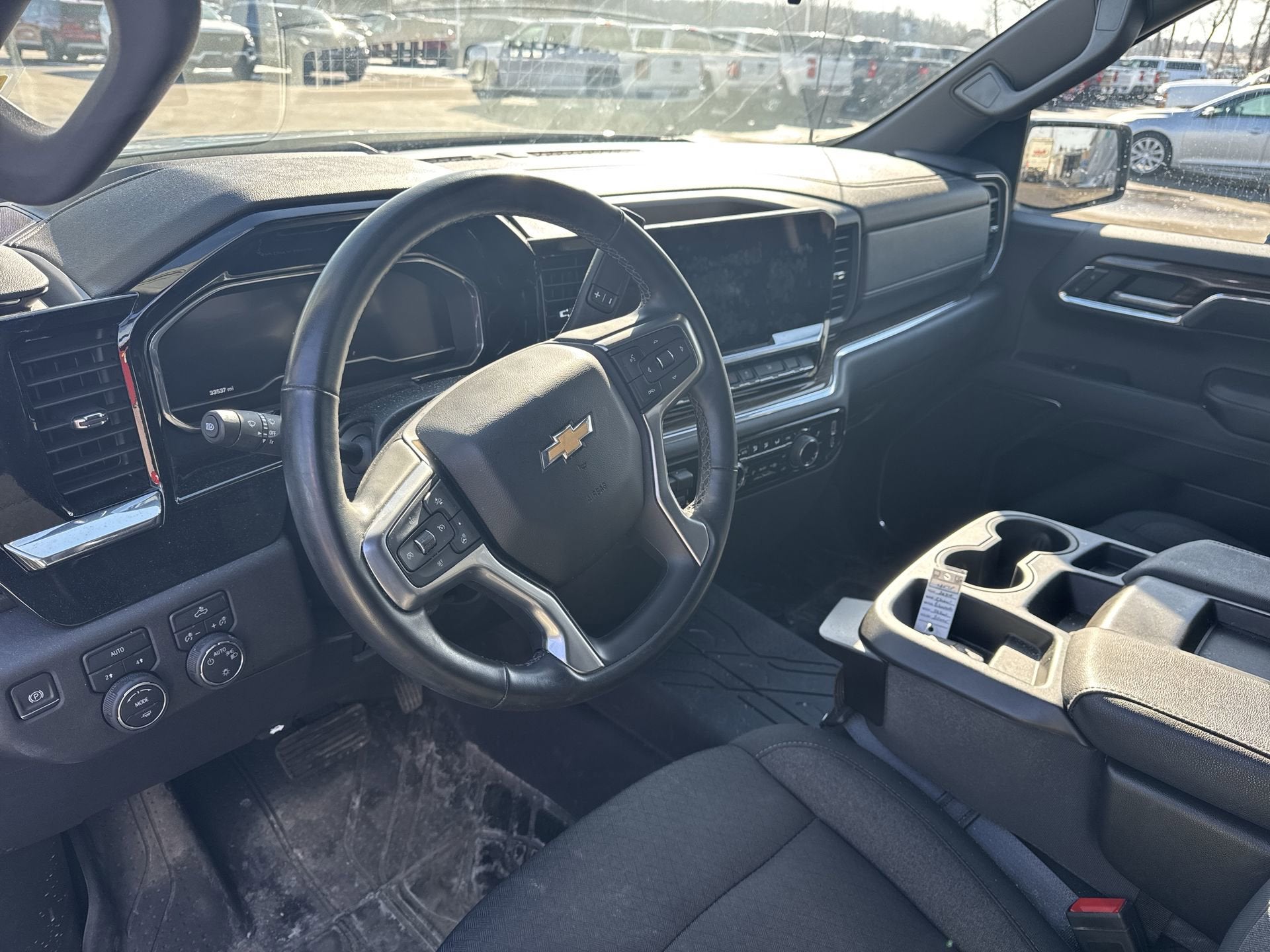 Used 2024 Chevrolet Silverado 1500 LT with VIN 2GCUDDED6R1182071 for sale in Alexandria, Minnesota