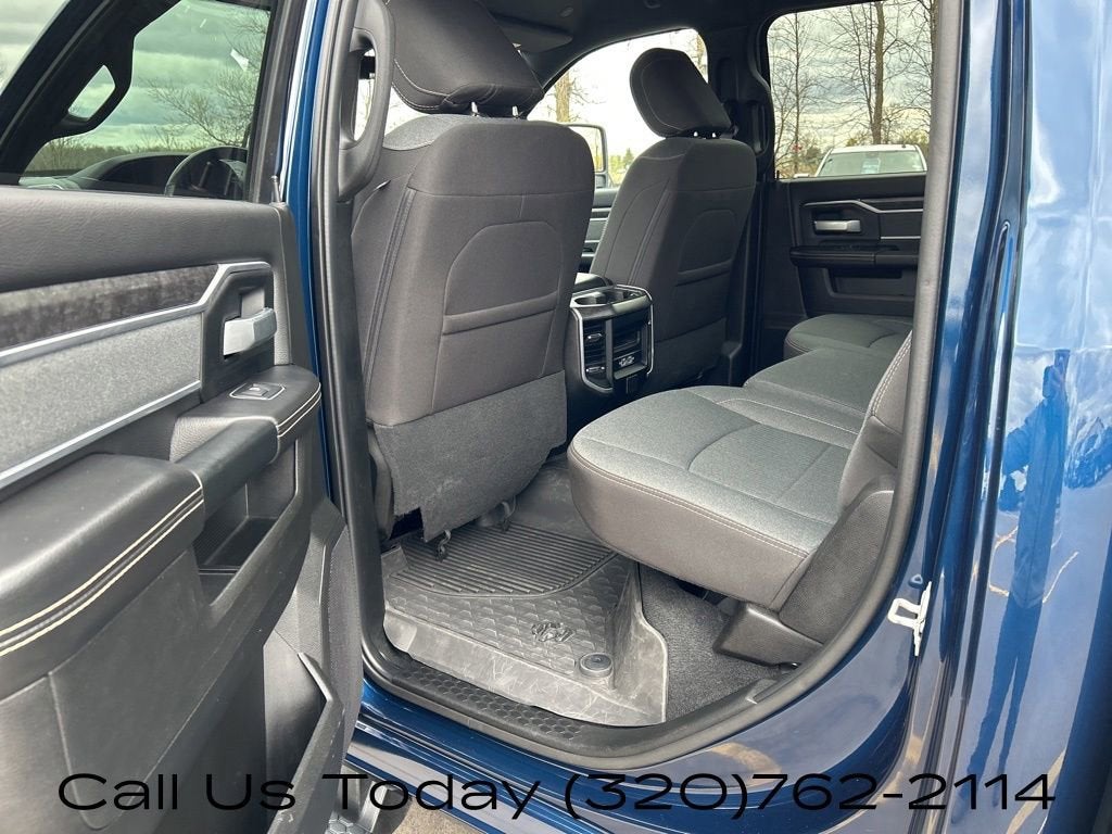2023 RAM 3500 Big Horn Crew Cab 4x4 8' Box
