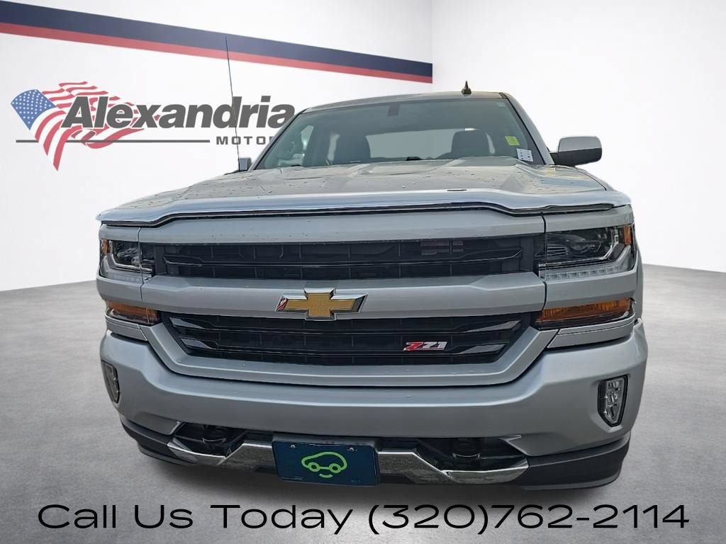 Used 2018 Chevrolet Silverado 1500 LT with VIN 3GCUKREC0JG319334 for sale in Alexandria, Minnesota