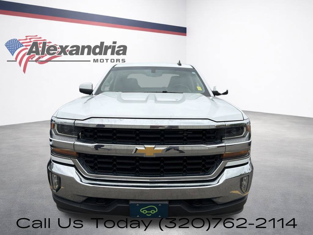 Used 2018 Chevrolet Silverado 1500 LT with VIN 3GCUKREC2JG500452 for sale in Alexandria, Minnesota