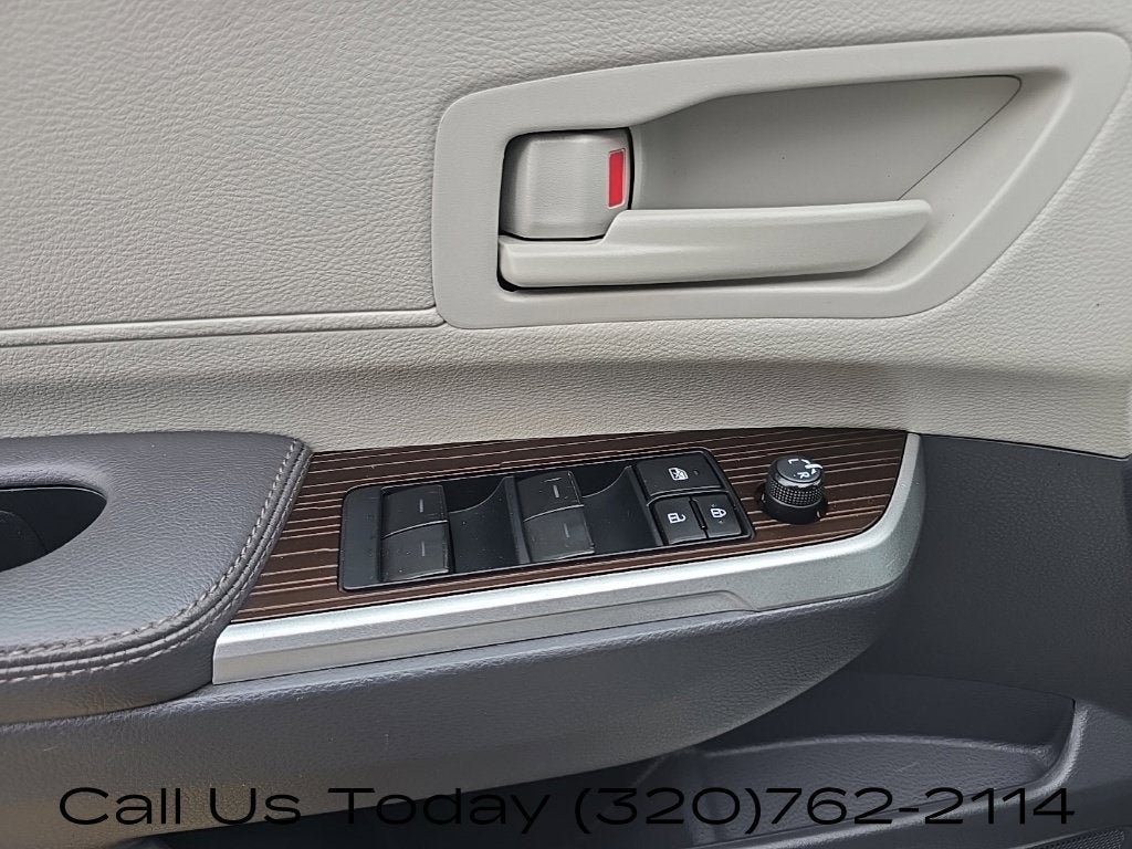 2022 Toyota Sienna LE - Photo 13