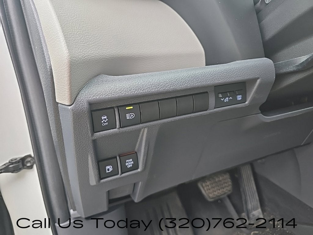 2022 Toyota Sienna LE - Photo 14
