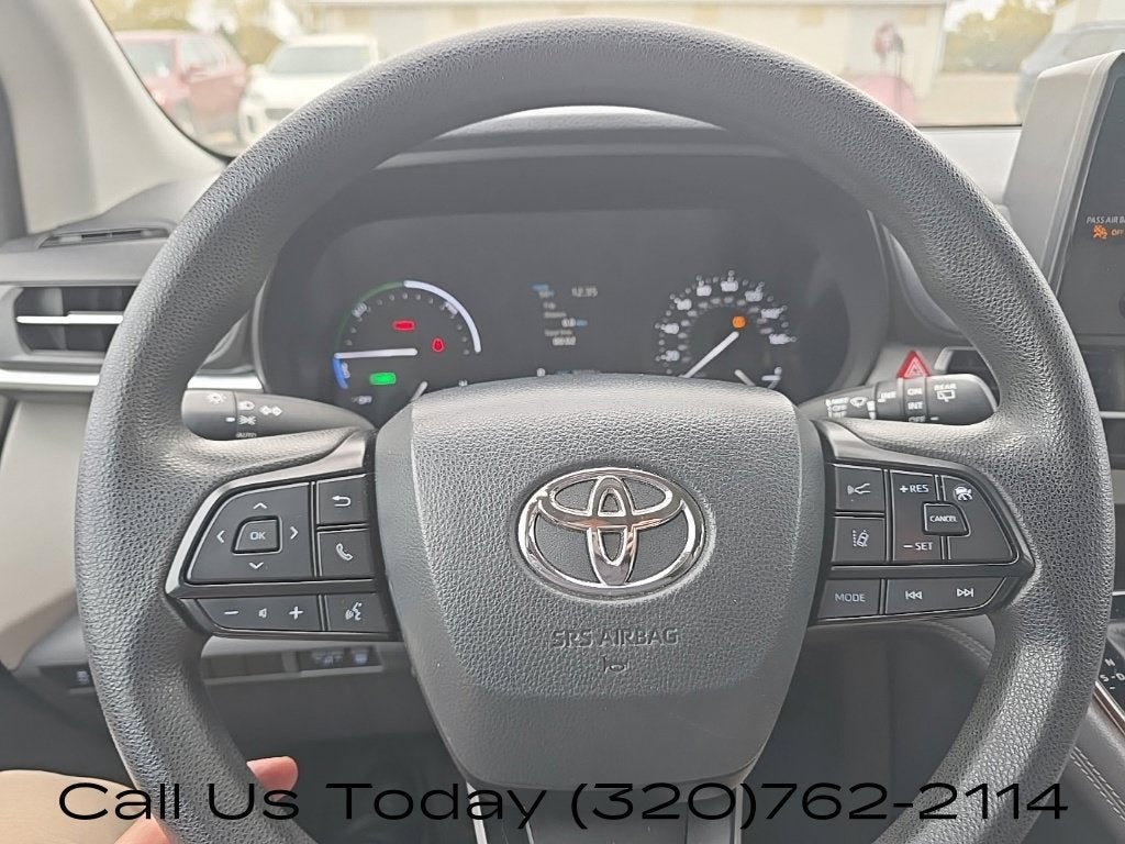 2022 Toyota Sienna LE - Photo 16