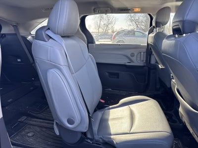 2022 Toyota Sienna XLE