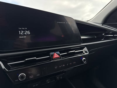 2024 Kia Niro SX