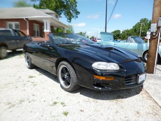 Black convertable 2000 Chevy Camaro owned byShelly Cauldwell of Willow Springs